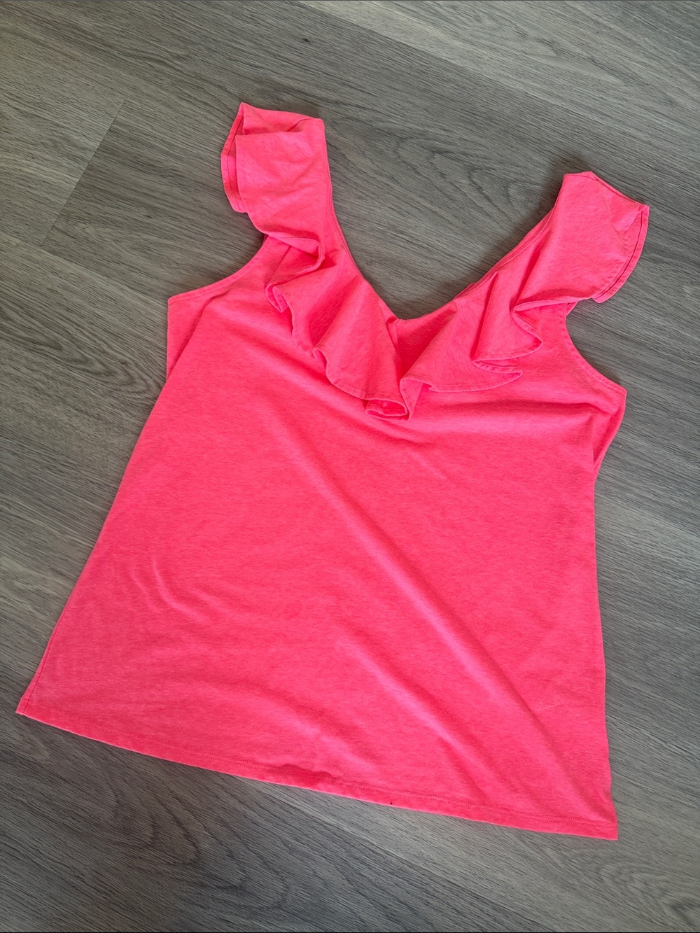 Lilly Pulitzer deep V ruffled sleeveless top- M